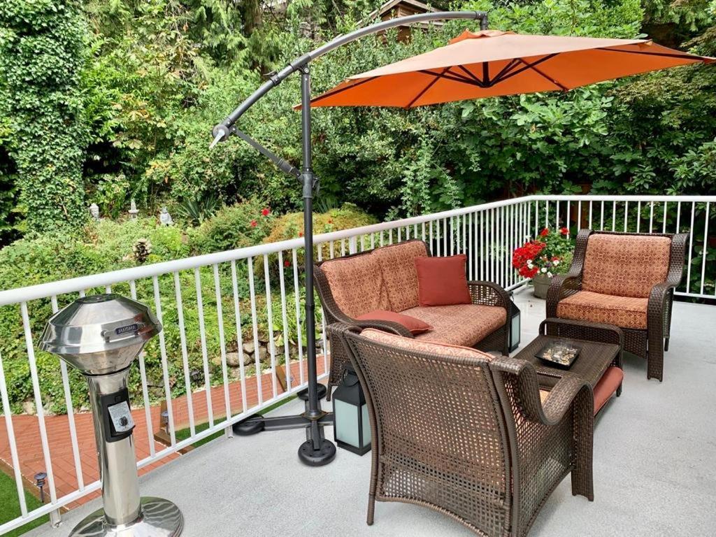 Beautiful Modern Suite North Vancouver Exterior foto