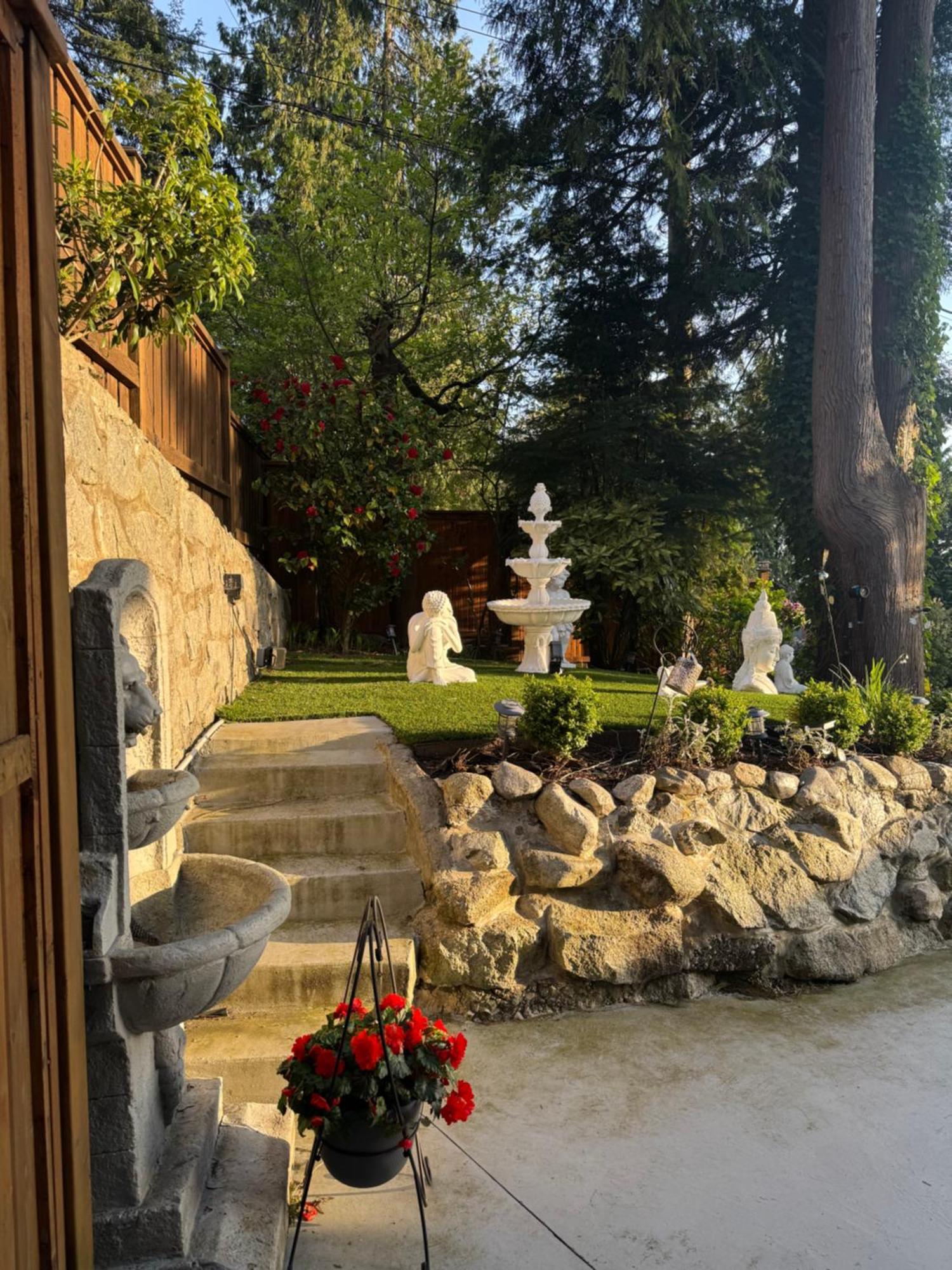 Beautiful Modern Suite North Vancouver Exterior foto
